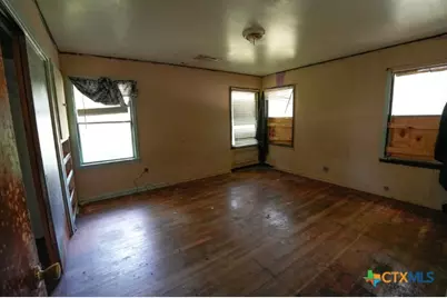 626 E Wallace Street, Gonzales, TX 78629 - Photo 16