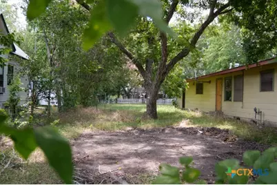 626 E Wallace Street, Gonzales, TX 78629 - Photo 6