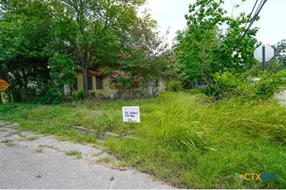 626 E Wallace Street, Gonzales, TX 78629 - Photo 22