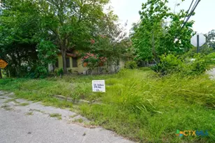 626 E Wallace St, Gonzales, TX 78629 - Photo 22