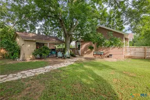 437 E 7th St, Yorktown, TX 78164 - Photo 24
