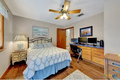 1321 E Zipp Road, New Braunfels, TX 78130 - Photo 32