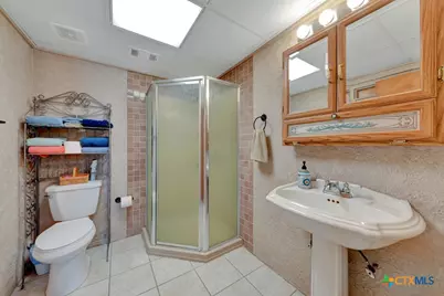 1321 E Zipp Road, New Braunfels, TX 78130 - Photo 12