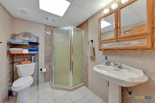 1321 E Zipp Rd, New Braunfels, TX 78130 - Photo 12