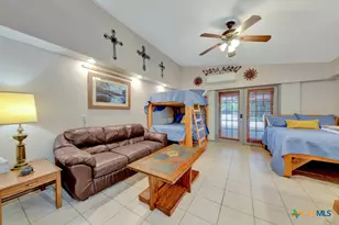 1321 E Zipp Rd, New Braunfels, TX 78130 - Photo 14