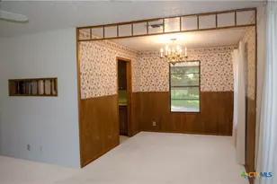 303 E 20th Ave, Belton, TX 76513 - Photo 14