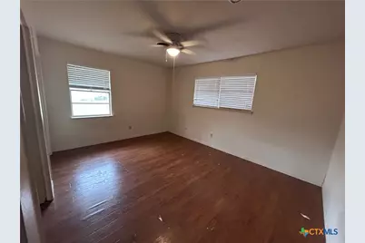 205 S College Street, Troy, TX 76579 - Photo 6