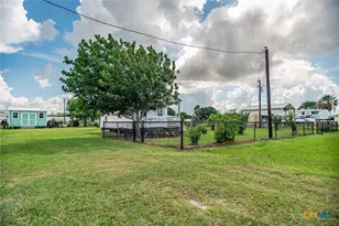 50 Catherine St, Port Lavaca, TX 77979 - Photo 10
