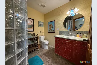 430 N Blackburn Avenue, Port Lavaca, TX 77979 - Photo 14