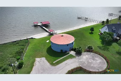 430 N Blackburn Avenue, Port Lavaca, TX 77979 - Photo 2