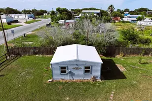 758 Margie Tewmey Rd, Port Lavaca, TX 77979 - Photo 2