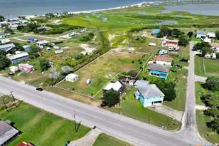 758 Margie Tewmey Rd, Port Lavaca, TX 77979 - Photo 10