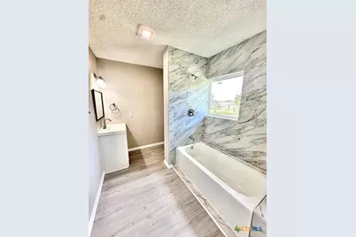 380 King Drive, Victoria, TX 77904 - Photo 8