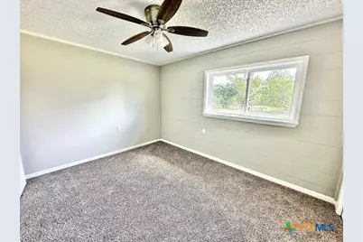 380 King Drive, Victoria, TX 77904 - Photo 10