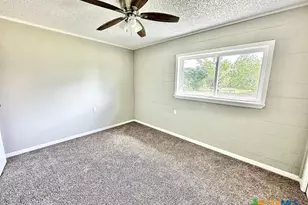 380 King Dr, Victoria, TX 77904 - Photo 10