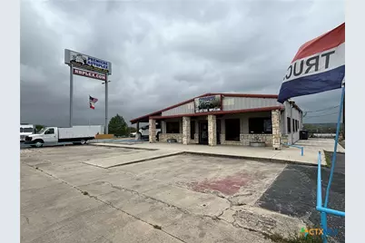 2250 S I-35 Expressway, New Braunfels, TX 78130 - Photo 6