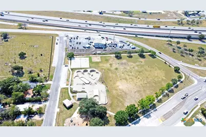 2250 S I-35 Expressway, New Braunfels, TX 78130 - Photo 20