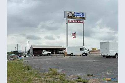 2250 S I-35 Expressway, New Braunfels, TX 78130 - Photo 12