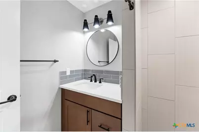 594 E South Street, New Braunfels, TX 78130 - Photo 30