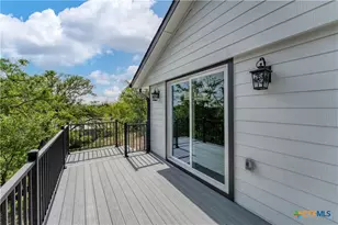 594 E South St, New Braunfels, TX 78130 - Photo 8