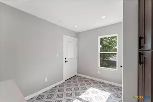 594 E South St, New Braunfels, TX 78130 - Photo 24