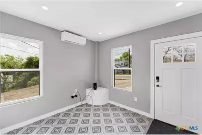 594 E South Street, New Braunfels, TX 78130 - Photo 26