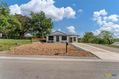 594 E South Street, New Braunfels, TX 78130 - Photo 4