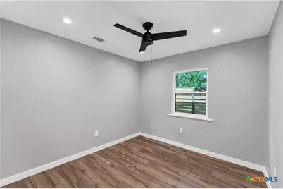 594 E South Street, New Braunfels, TX 78130 - Photo 32