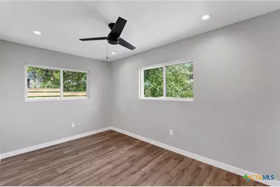 594 E South Street, New Braunfels, TX 78130 - Photo 34