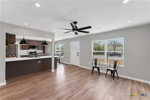 594 E South St, New Braunfels, TX 78130 - Photo 12