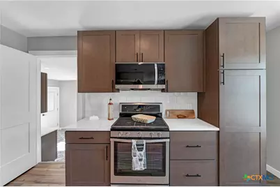 594 E South Street, New Braunfels, TX 78130 - Photo 18