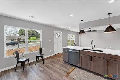 594 E South Street, New Braunfels, TX 78130 - Photo 22