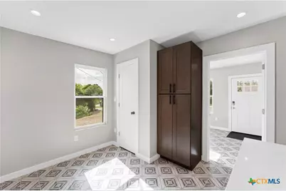 594 E South Street, New Braunfels, TX 78130 - Photo 28