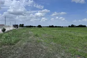 35 Ih, Jarrell, TX 76537 - Photo 20