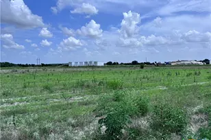 35 Ih, Jarrell, TX 76537 - Photo 8