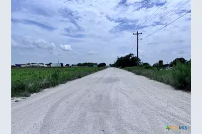 35 Ih, Jarrell, TX 76537 - Photo 26