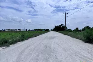 35 Ih, Jarrell, TX 76537 - Photo 26