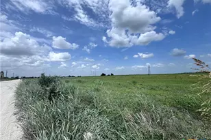 35 Ih, Jarrell, TX 76537 - Photo 14