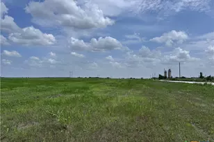 35 Ih, Jarrell, TX 76537 - Photo 22