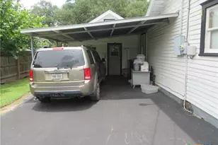 206 S Allen, Edna, TX 77957 - Photo 6