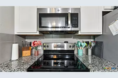 911-913 E Seideman Street, Seguin, TX 78155 - Photo 14