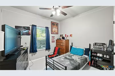 911-913 E Seideman Street, Seguin, TX 78155 - Photo 38