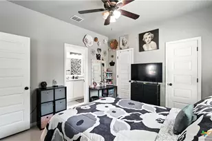 911-913 E Seideman St, Seguin, TX 78155 - Photo 32