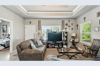 911-913 E Seideman Street, Seguin, TX 78155 - Photo 22