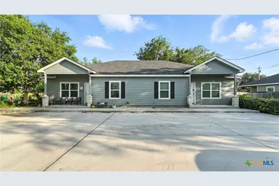 911-913 E Seideman Street, Seguin, TX 78155 - Photo 1