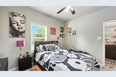 911-913 E Seideman Street, Seguin, TX 78155 - Photo 30