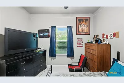 911-913 E Seideman Street, Seguin, TX 78155 - Photo 36