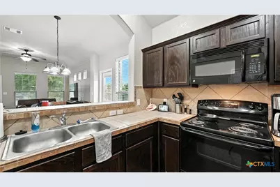 557 Creekside Circle, New Braunfels, TX 78130 - Photo 12