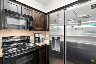 557 Creekside Cir, New Braunfels, TX 78130 - Photo 8