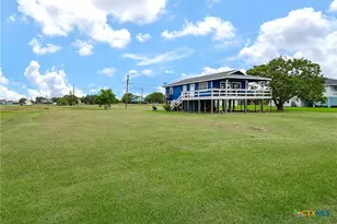 448 Stovall Dr, Palacios, TX 77465 - Photo 4
